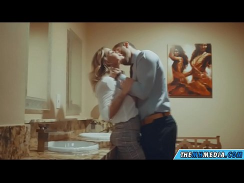 ❤️ Kiam belplena blondulo delogas vin en publika necesejo ️ Porno vk ĉe ni % eo.pornhills-com.ru% ❌❤